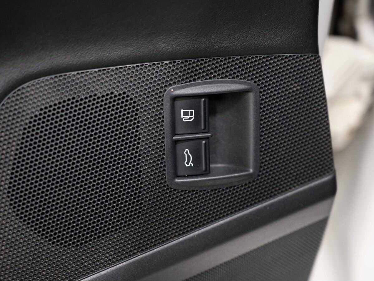 Купить Volkswagen Passat CC с пробегом. Фото: #18