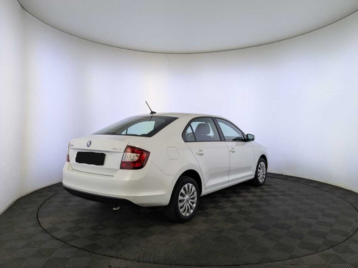 Купить Skoda Rapid с пробегом. Фото: #4