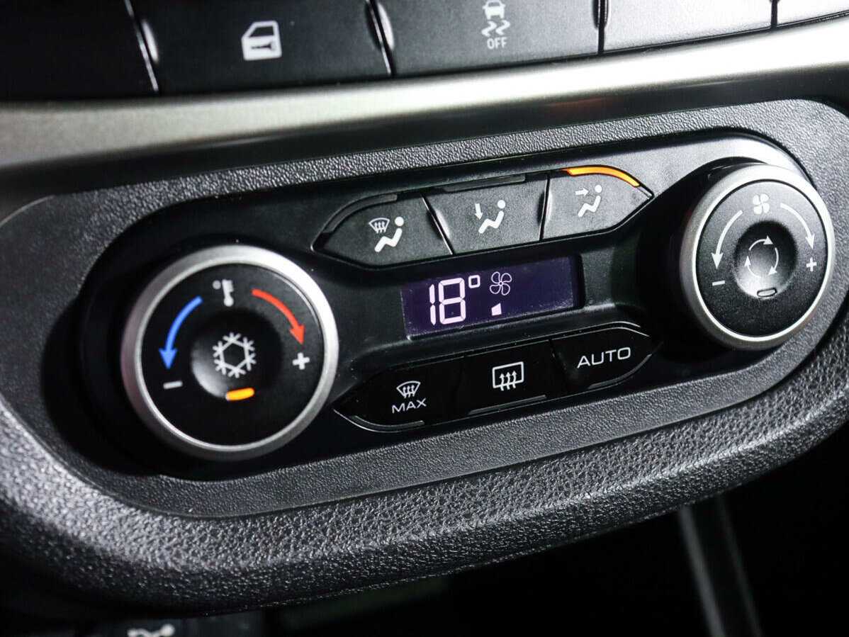 Купить Lada (ВАЗ) Vesta с пробегом. Фото: #12