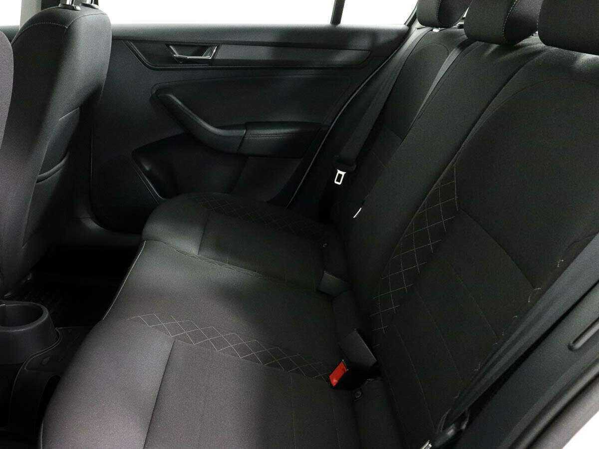 Купить Skoda Rapid с пробегом. Фото: #4