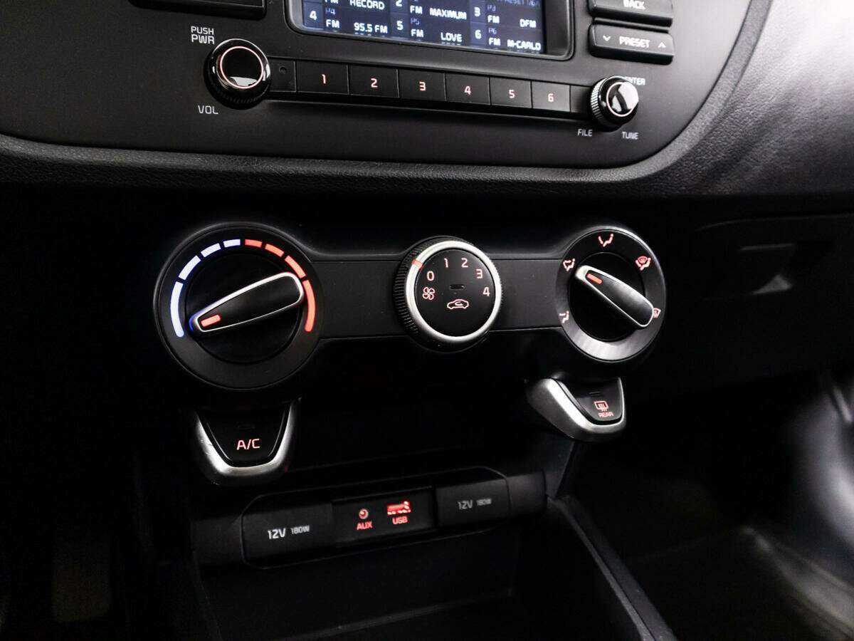 Купить Kia Rio с пробегом. Фото: #15
