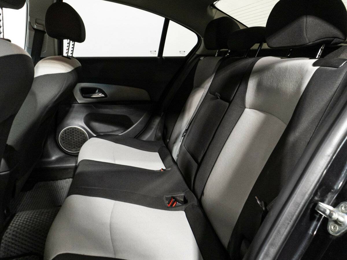 Купить Chevrolet Cruze с пробегом. Фото: #9