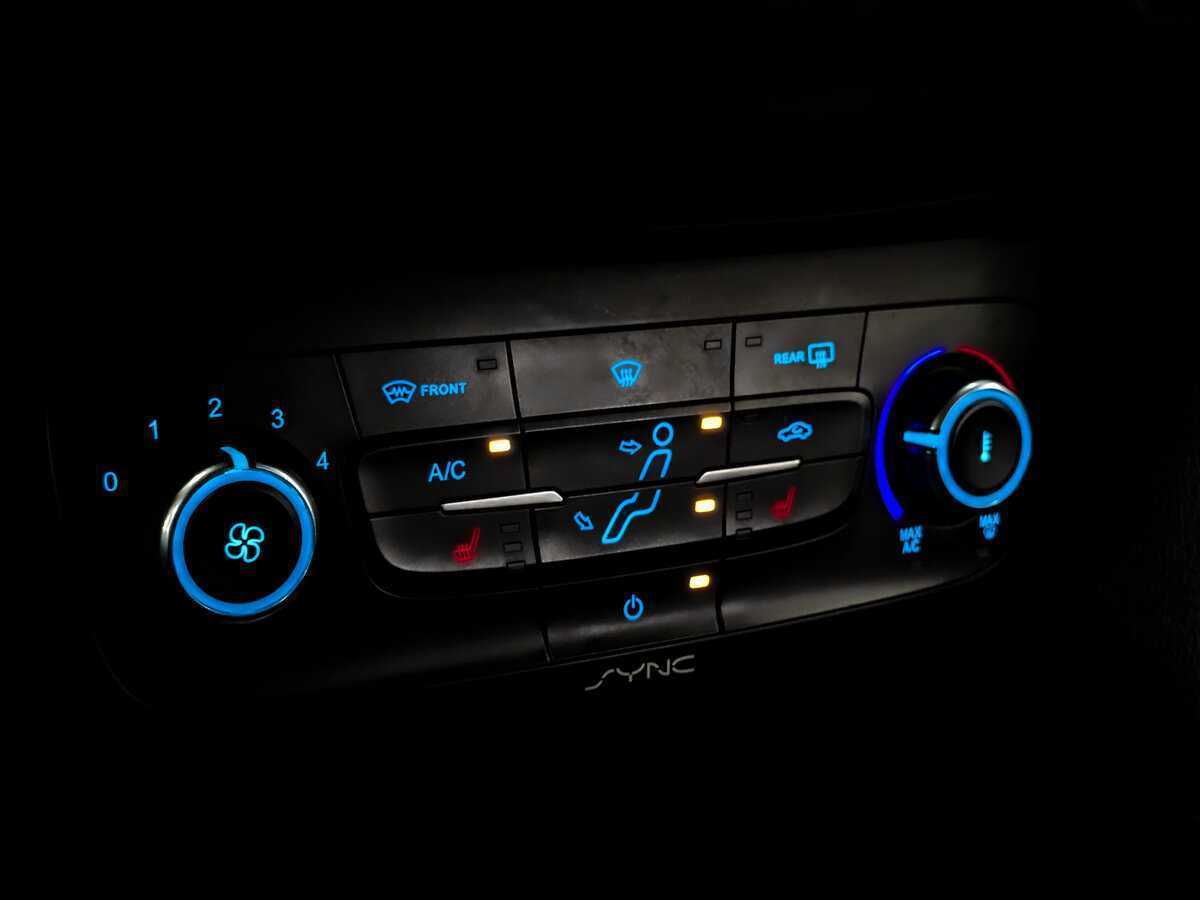 Купить Ford Focus с пробегом. Фото: #21