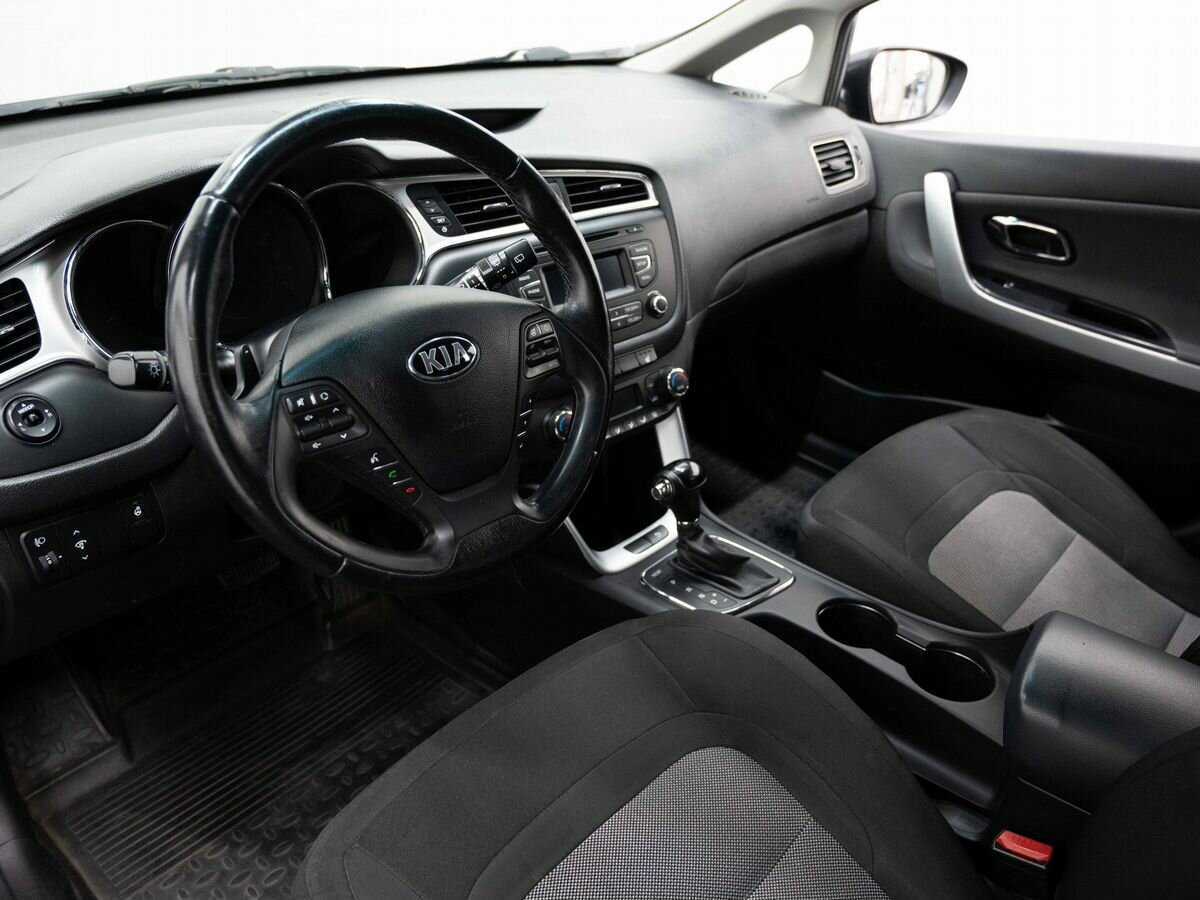 Купить Kia Ceed с пробегом. Фото: #7