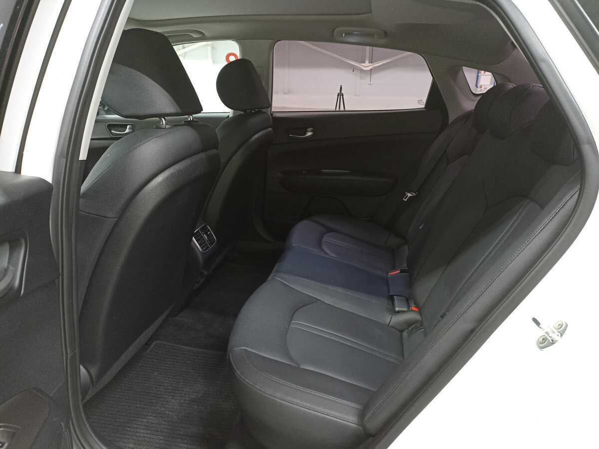 Купить Kia K5 с пробегом. Фото: #11