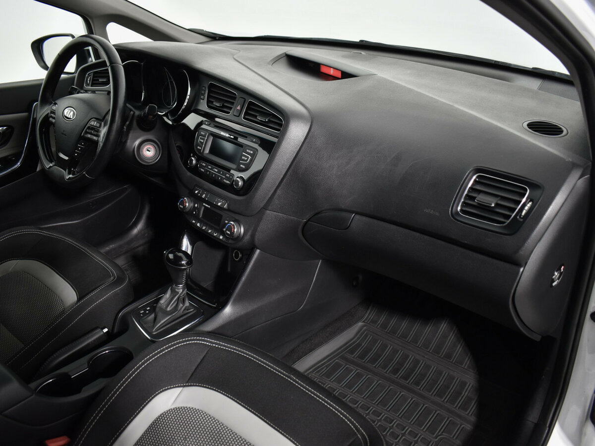 Купить Kia Ceed с пробегом. Фото: #11