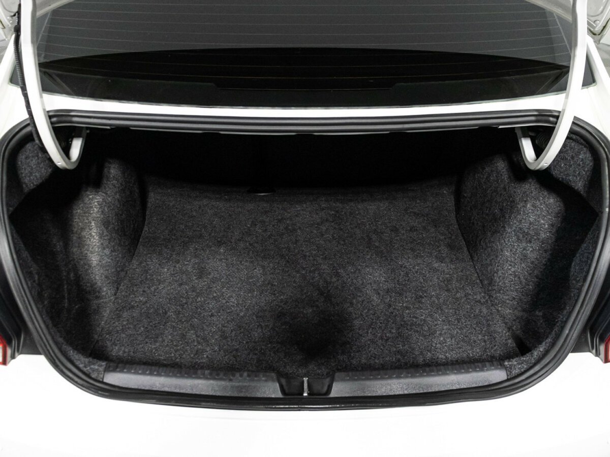 Купить Volkswagen Polo с пробегом. Фото: #15