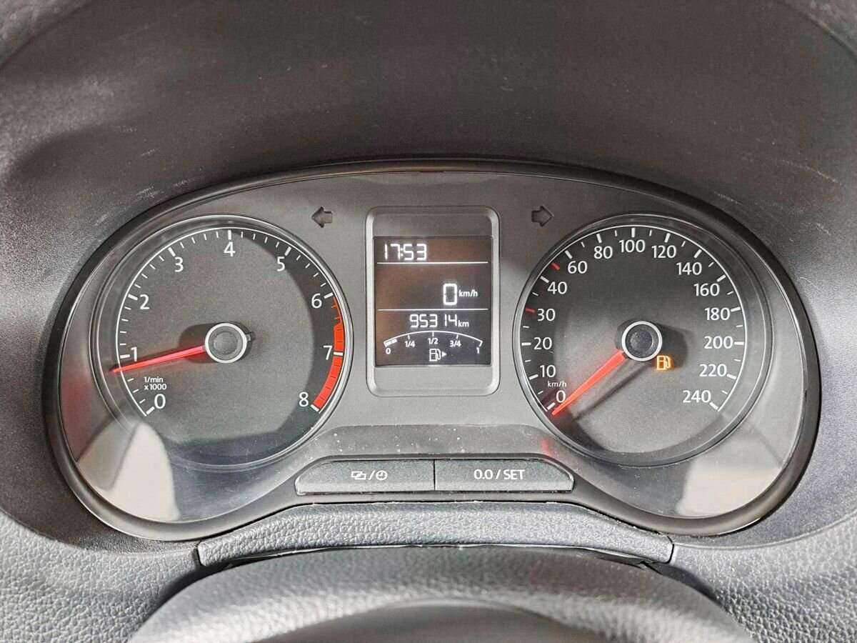 Купить Volkswagen Polo с пробегом. Фото: #9