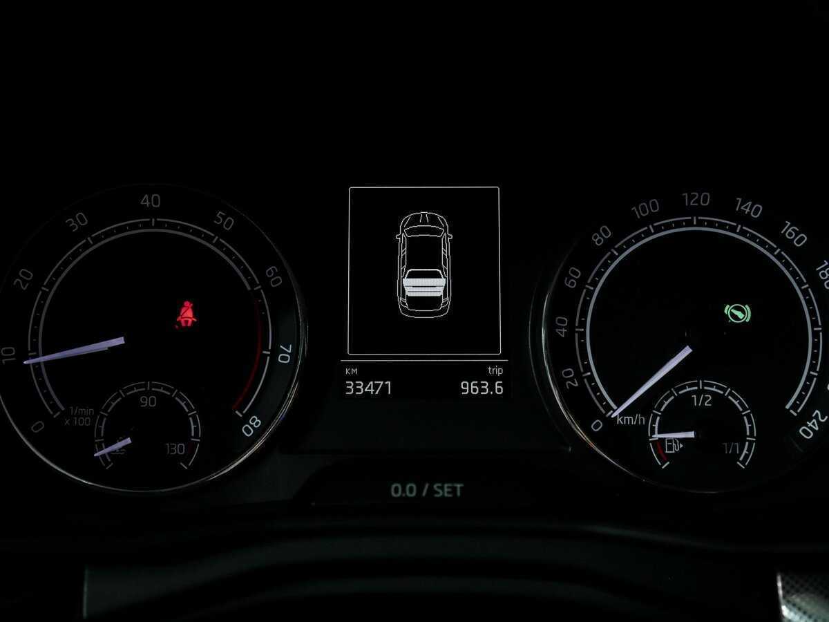 Купить Skoda Rapid с пробегом. Фото: #10