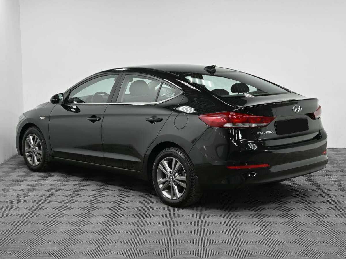 Купить Hyundai Elantra с пробегом. Фото: #3
