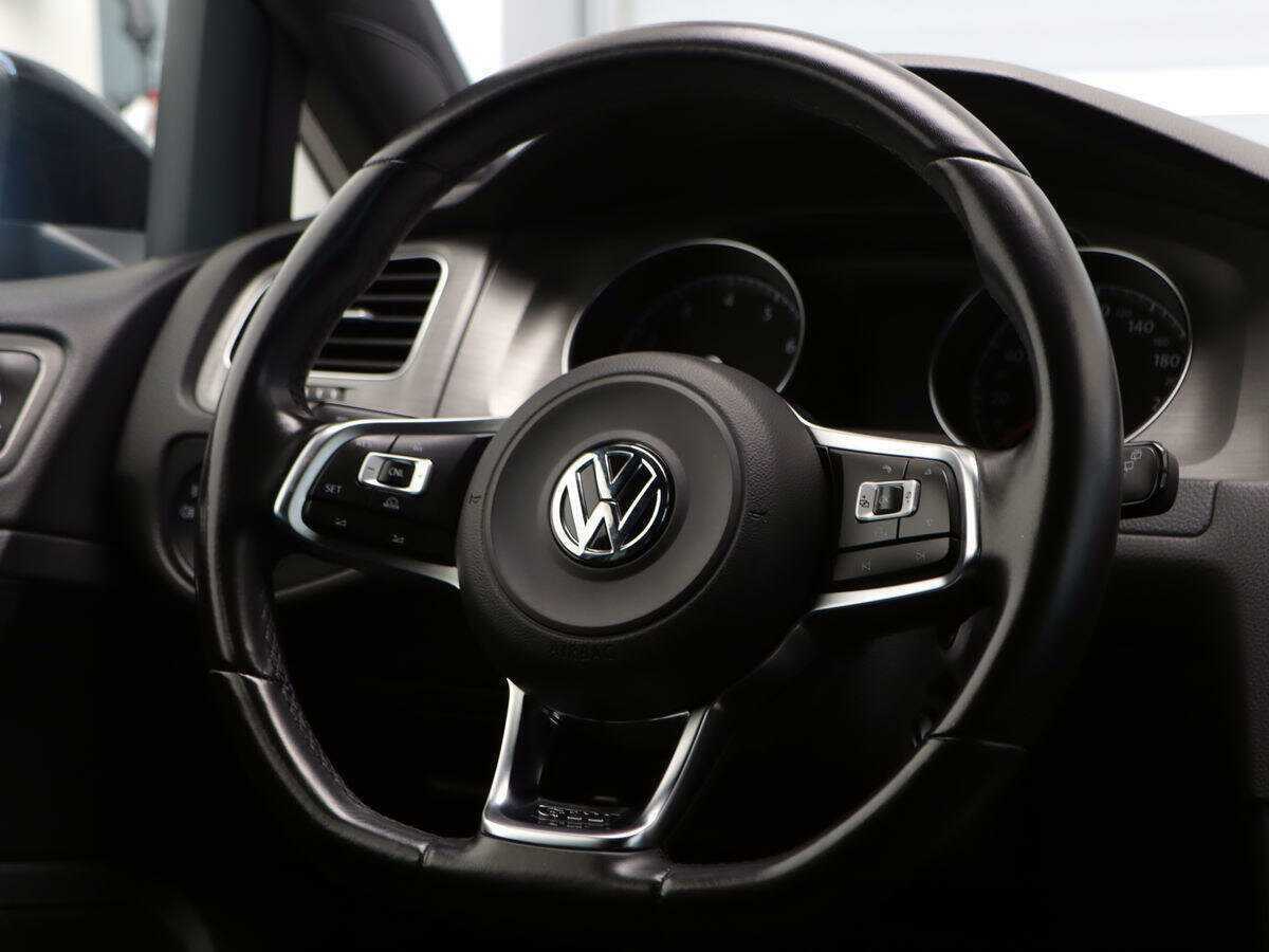 Купить Volkswagen Golf с пробегом. Фото: #10