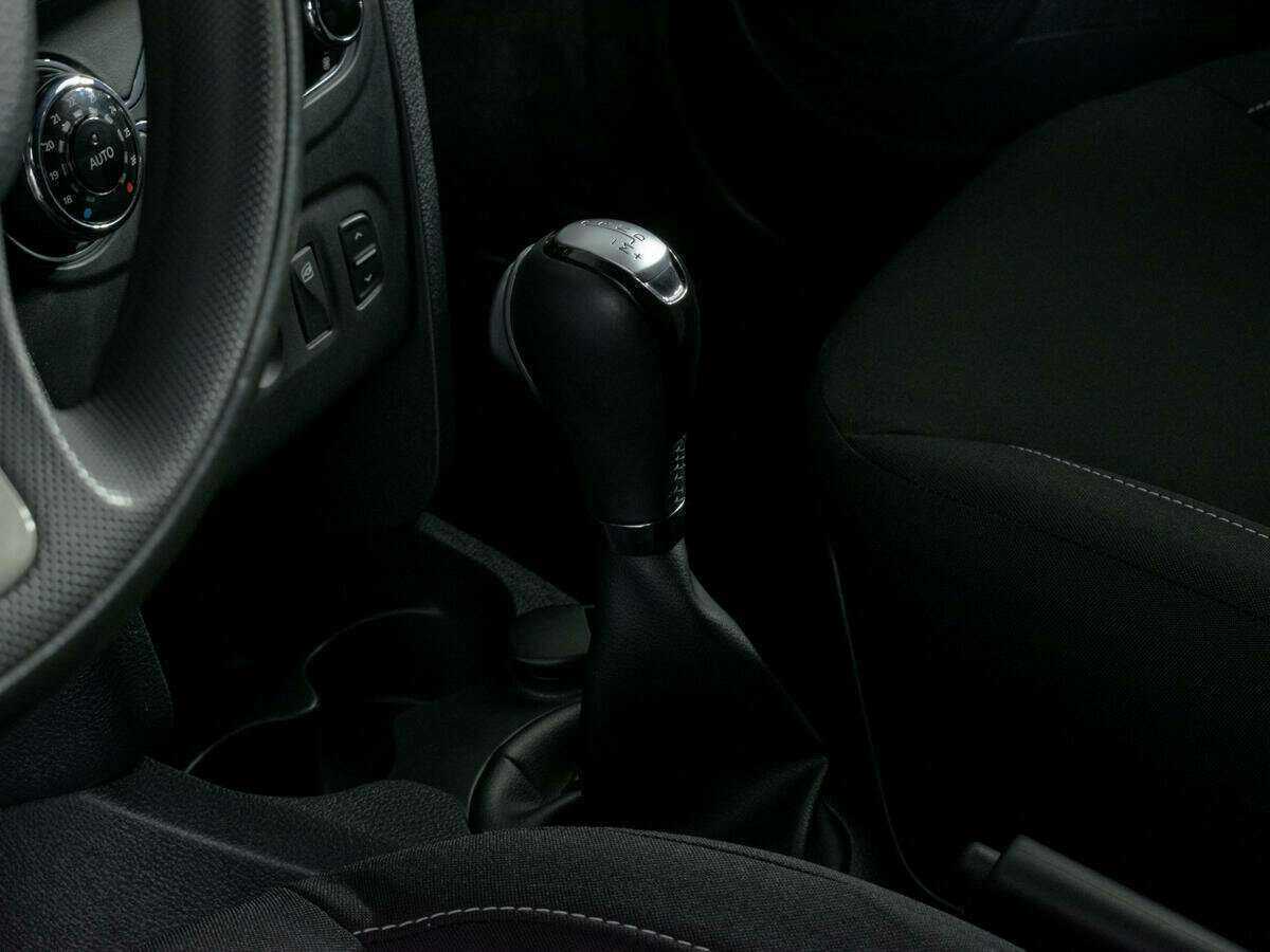 Купить Renault Sandero с пробегом. Фото: #12