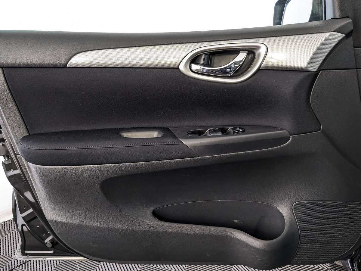 Купить Nissan Tiida с пробегом. Фото: #14