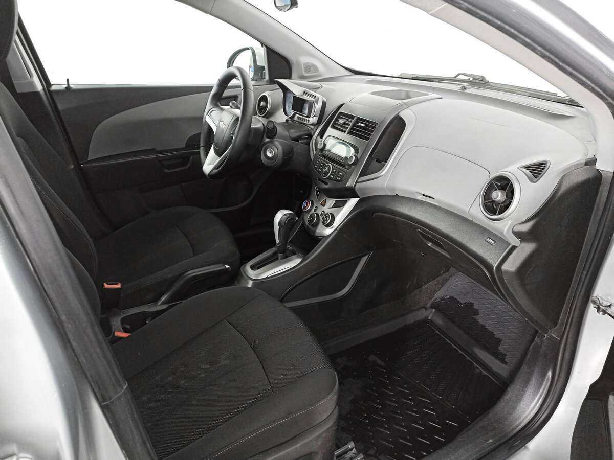 Купить Chevrolet Aveo с пробегом. Фото: #8