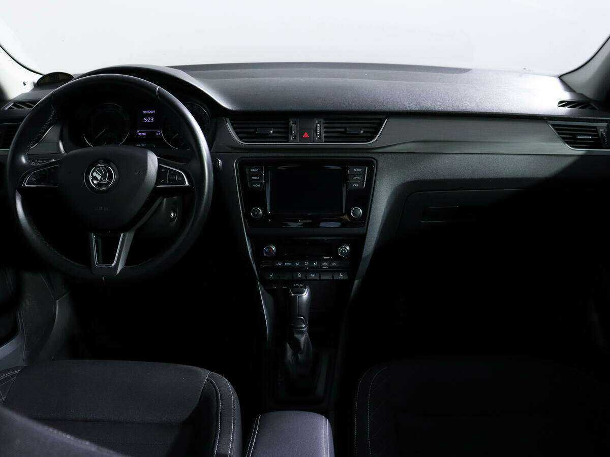 Купить Skoda Rapid с пробегом. Фото: #9