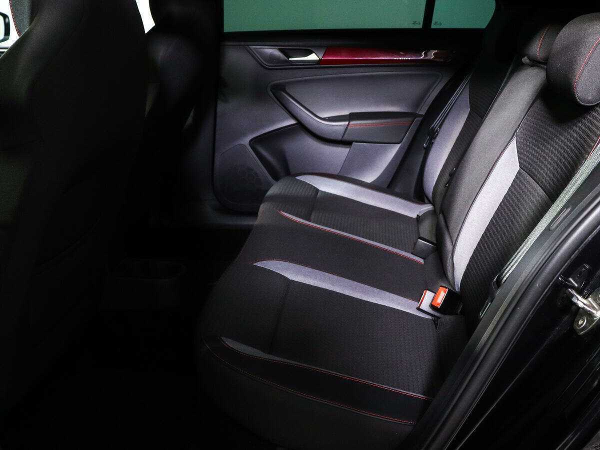 Купить Volkswagen Polo с пробегом. Фото: #9