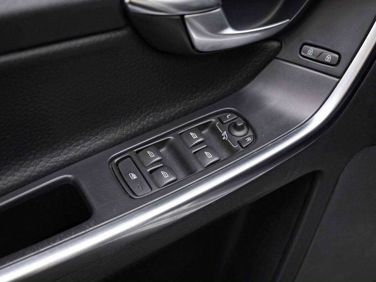 Купить Volvo XC60 с пробегом. Фото: #16