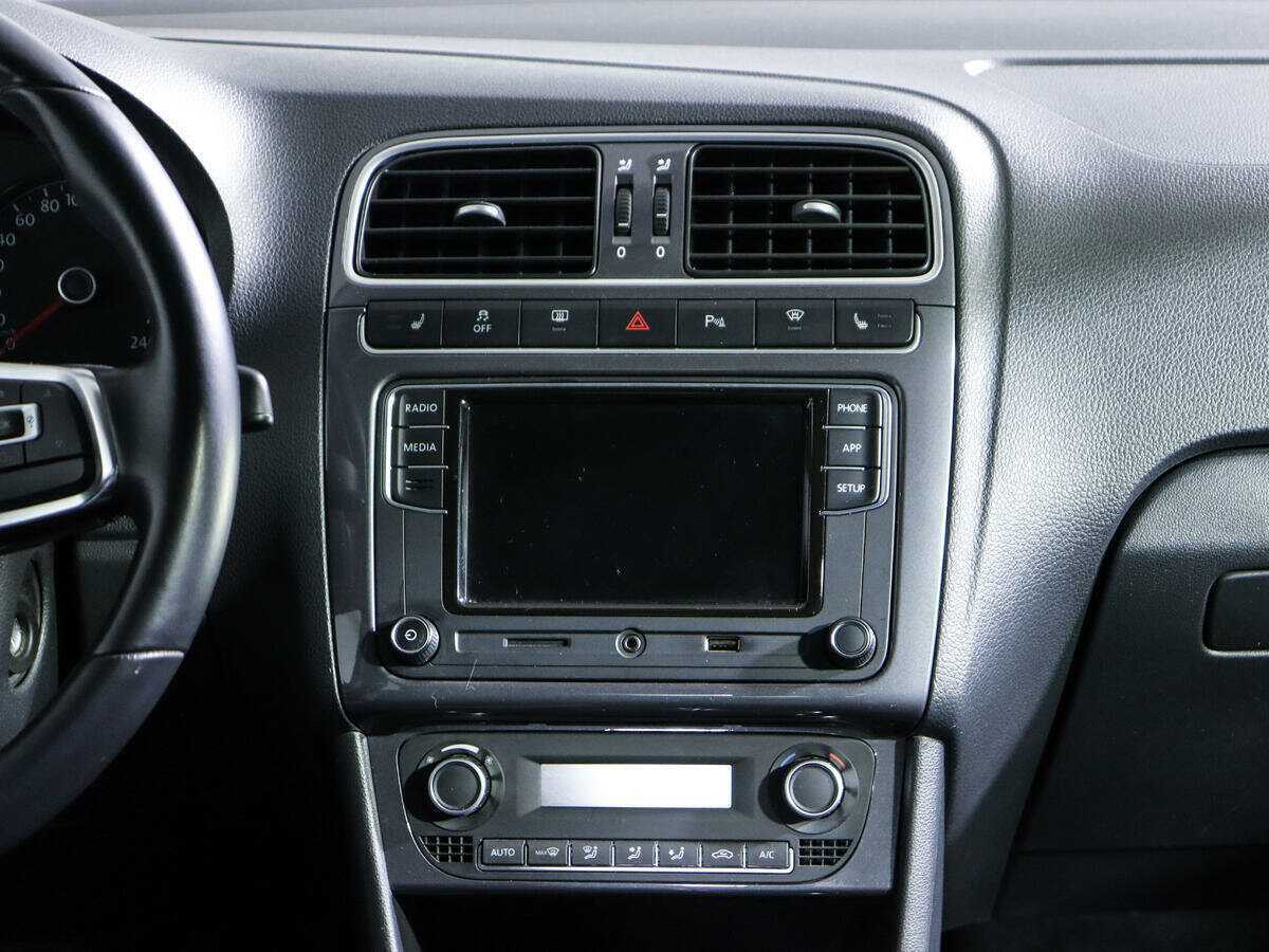 Купить Volkswagen Polo с пробегом. Фото: #12