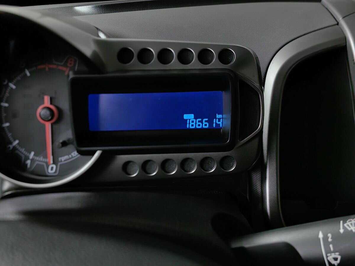 Купить Chevrolet Aveo с пробегом. Фото: #15
