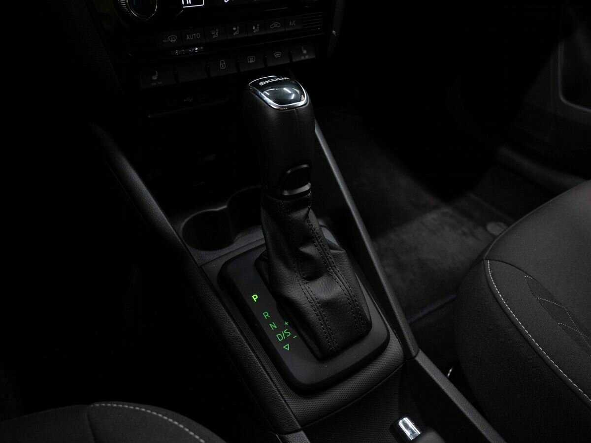 Купить Skoda Rapid с пробегом. Фото: #18