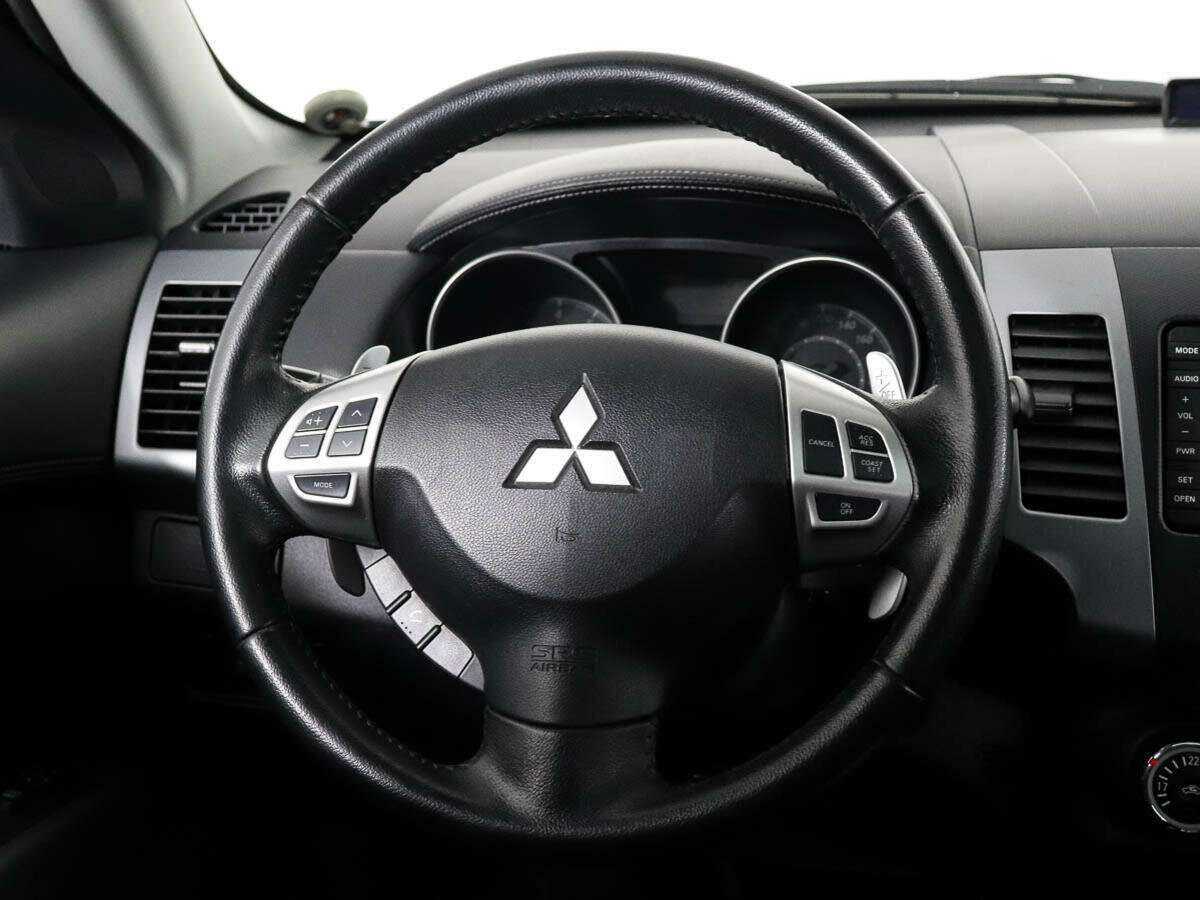 Купить Mitsubishi Outlander с пробегом. Фото: #11