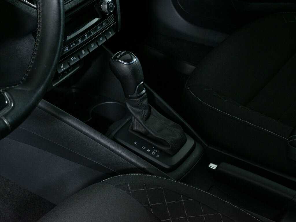 Купить Skoda Rapid с пробегом. Фото: #11