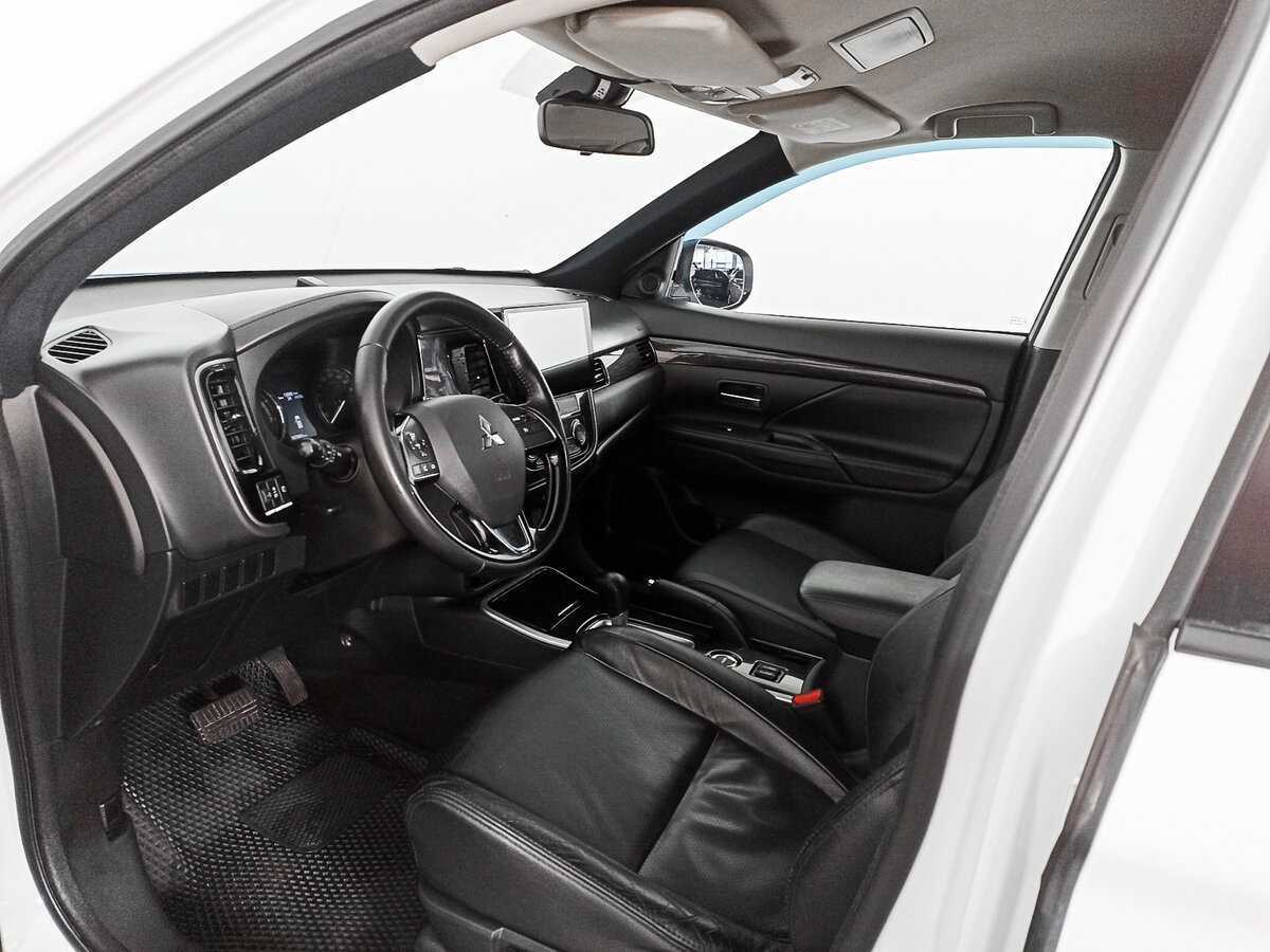 Купить Mitsubishi Outlander с пробегом. Фото: #13