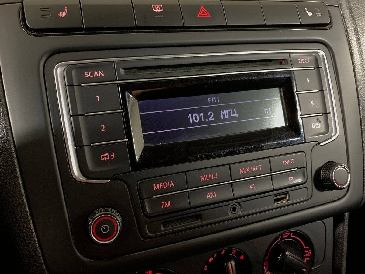 Купить Volkswagen Polo с пробегом. Фото: #14