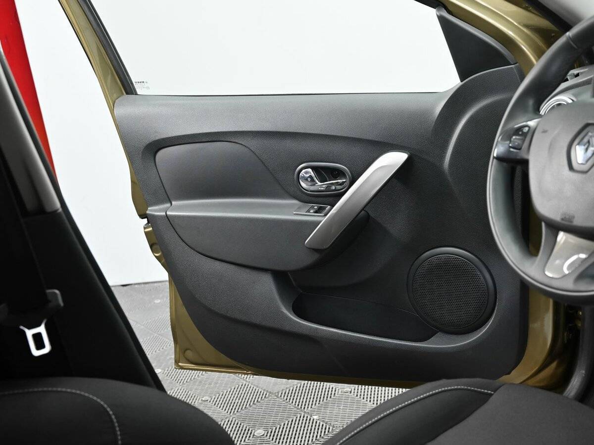 Купить Renault Sandero с пробегом. Фото: #6