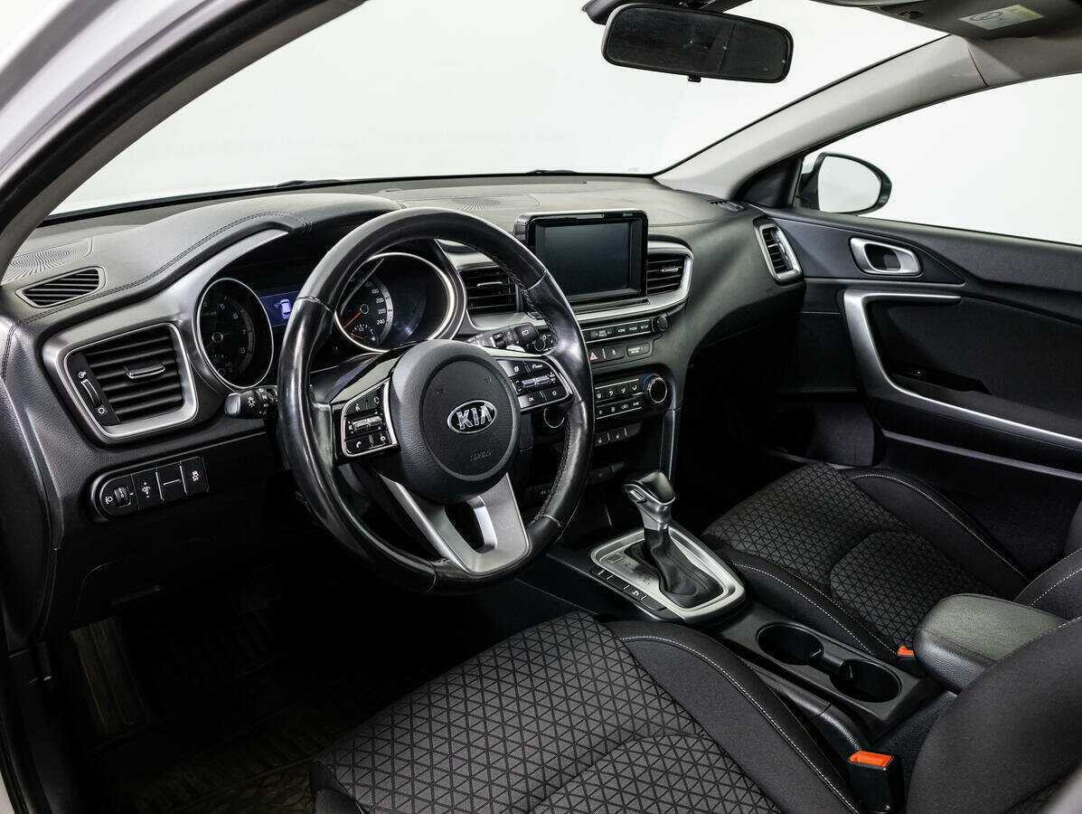 Купить Kia Ceed с пробегом. Фото: #10