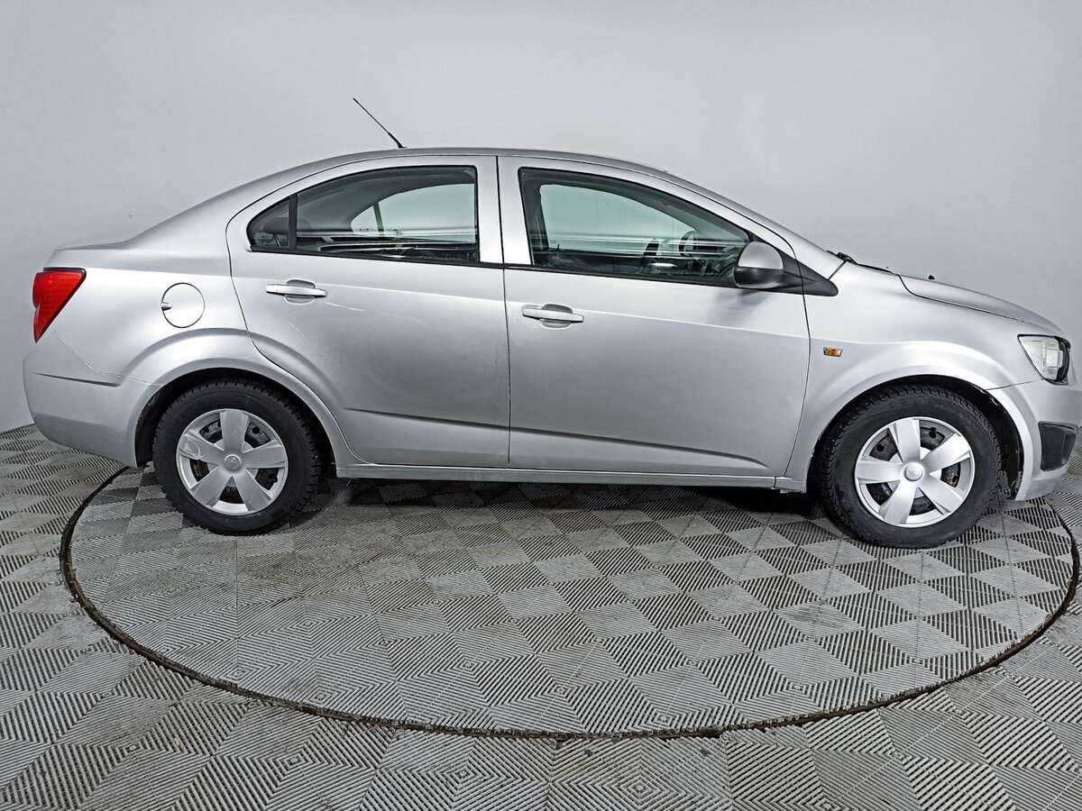 Купить Chevrolet Aveo с пробегом. Фото: #3