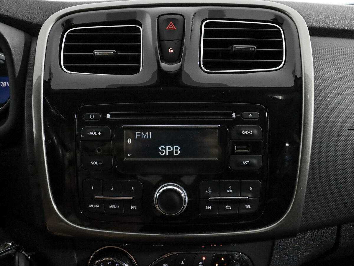 Купить Renault Sandero с пробегом. Фото: #10