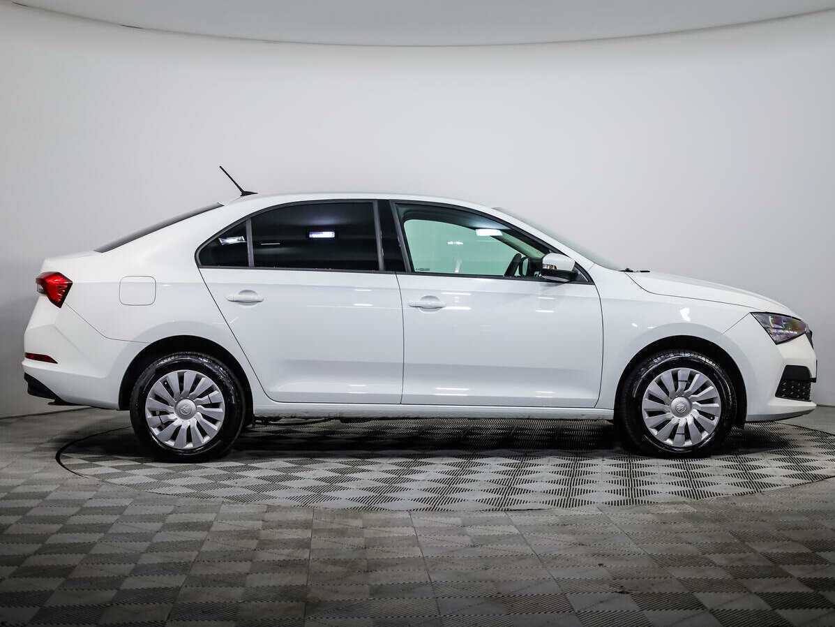 Купить Skoda Rapid с пробегом. Фото: #2