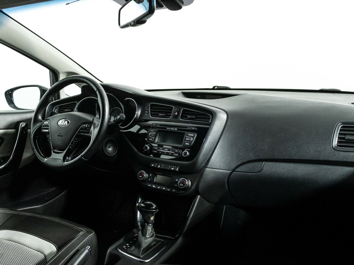 Купить Kia Ceed с пробегом. Фото: #8