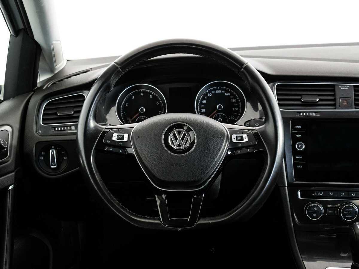 Купить Volkswagen Golf с пробегом. Фото: #9