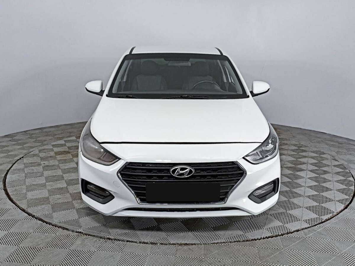 Купить Hyundai Solaris с пробегом. Фото: #1