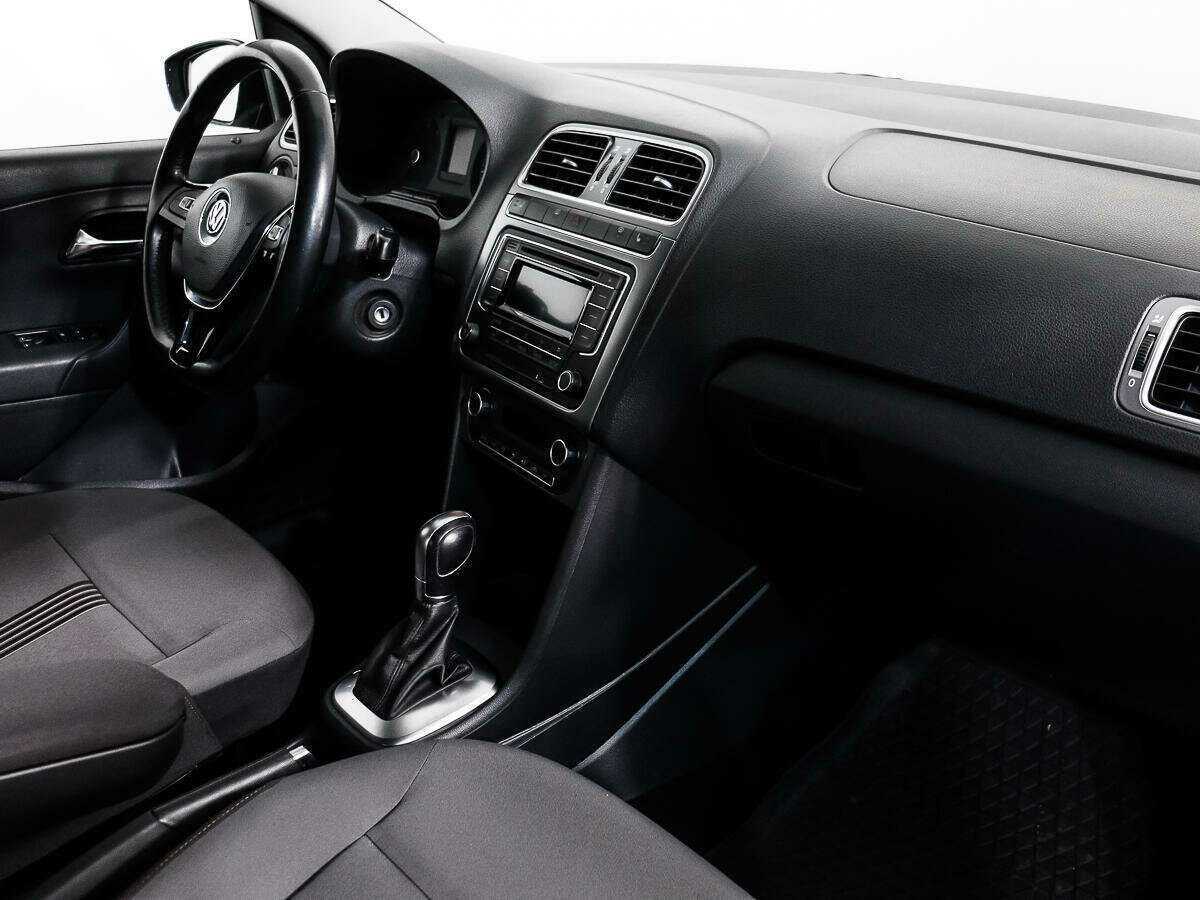 Купить Volkswagen Polo с пробегом. Фото: #10
