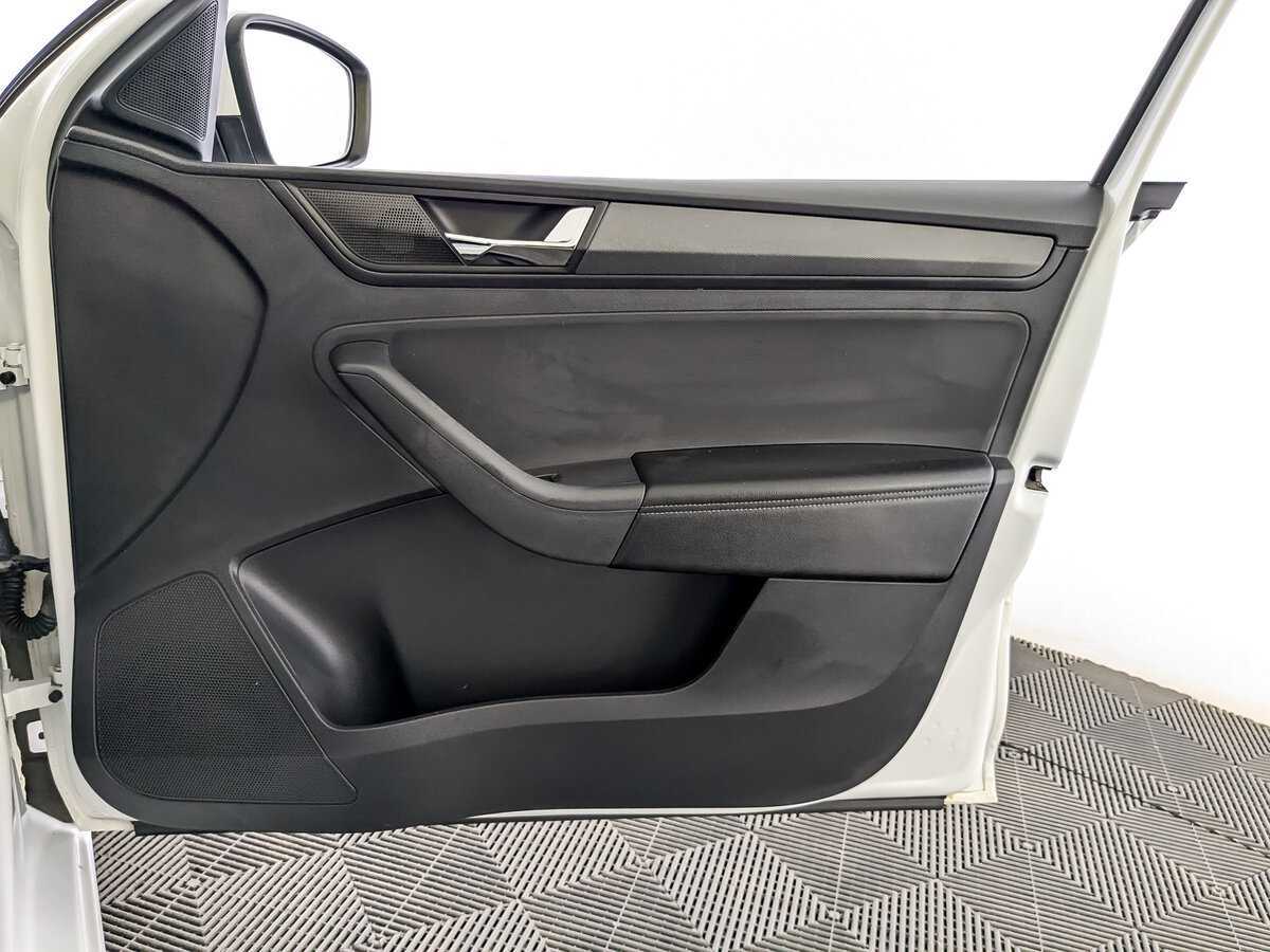 Купить Skoda Rapid с пробегом. Фото: #18