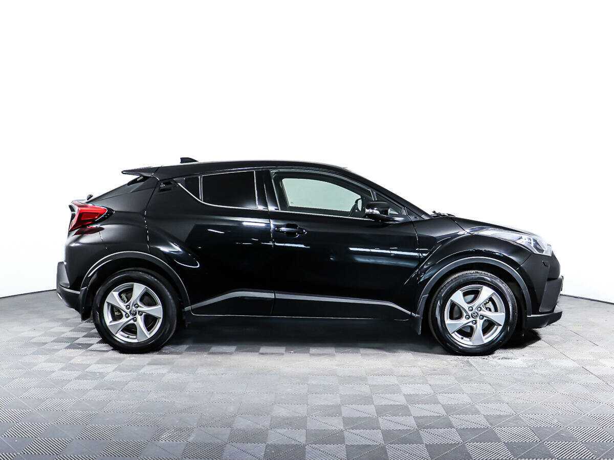 Купить Toyota C-HR с пробегом. Фото: #3