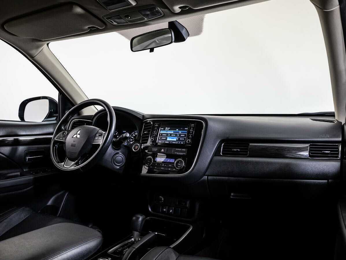 Купить Mitsubishi Outlander с пробегом. Фото: #8