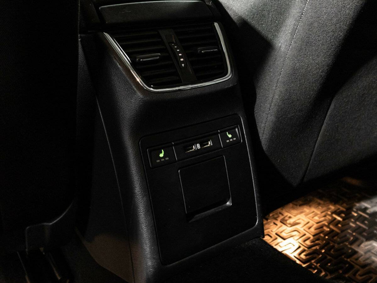 Купить Skoda Octavia с пробегом. Фото: #18