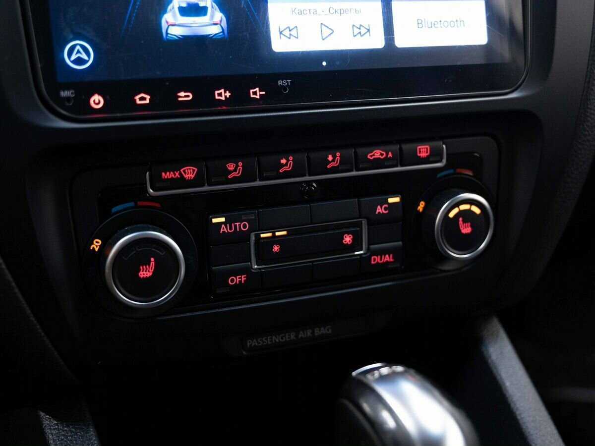 Купить Volkswagen Jetta с пробегом. Фото: #19