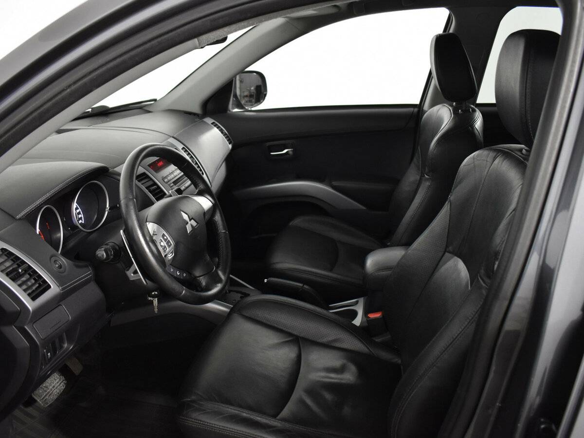 Купить Mitsubishi Outlander с пробегом. Фото: #6