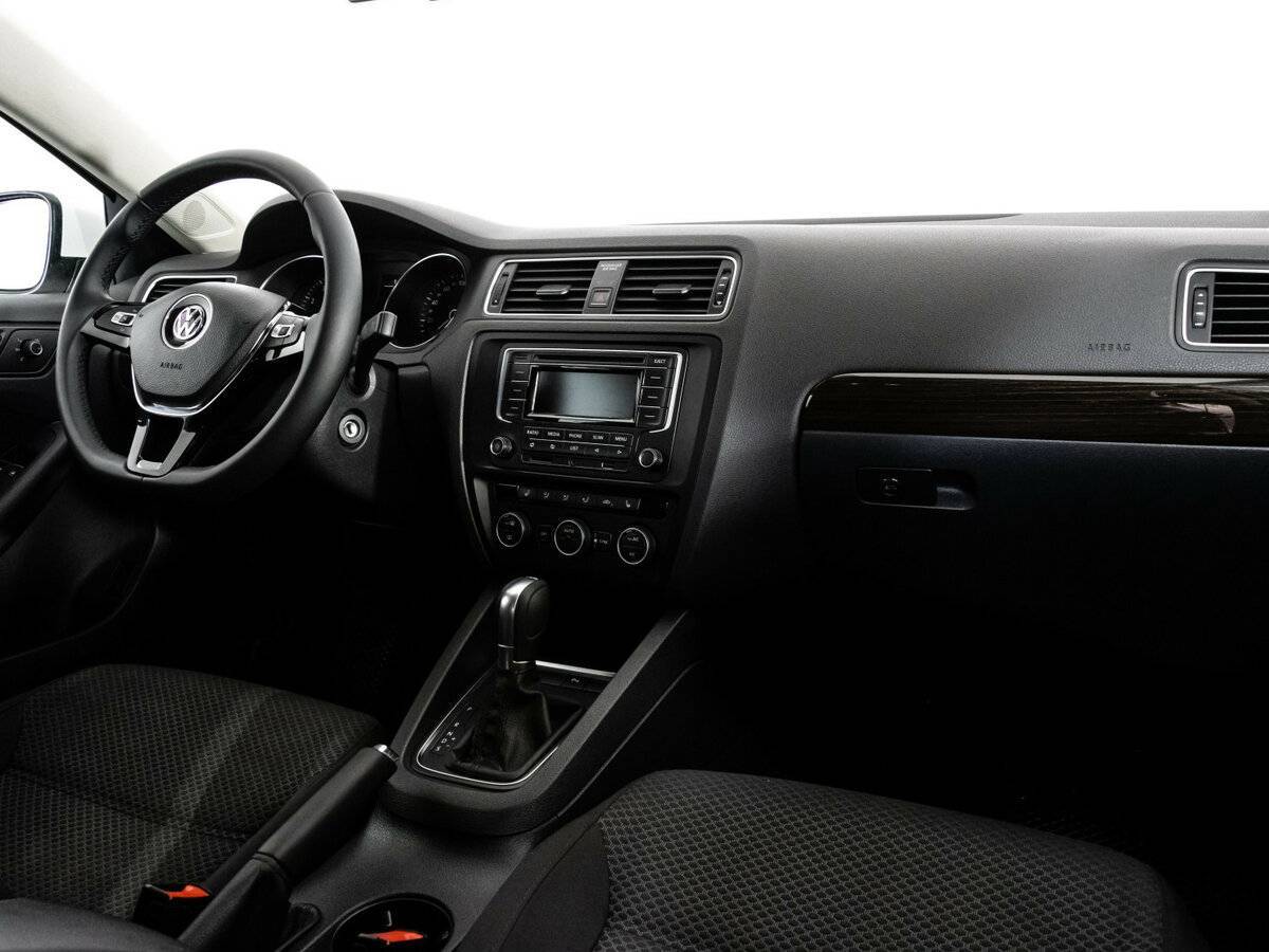 Купить Volkswagen Jetta с пробегом. Фото: #8