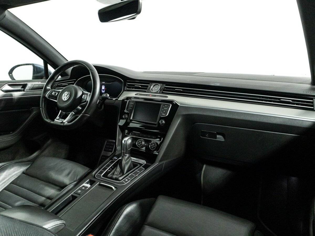 Купить Volkswagen Passat с пробегом. Фото: #8