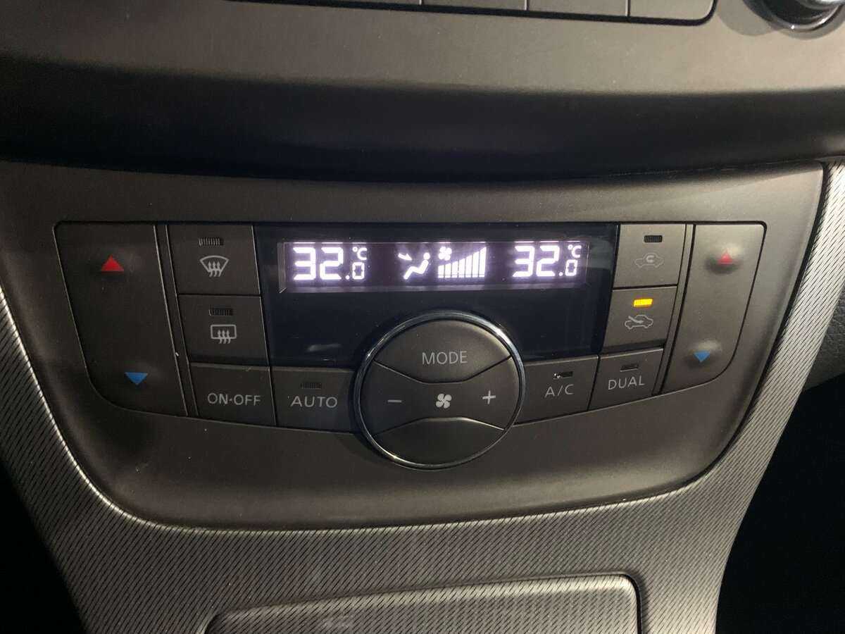 Купить Nissan Tiida с пробегом. Фото: #13