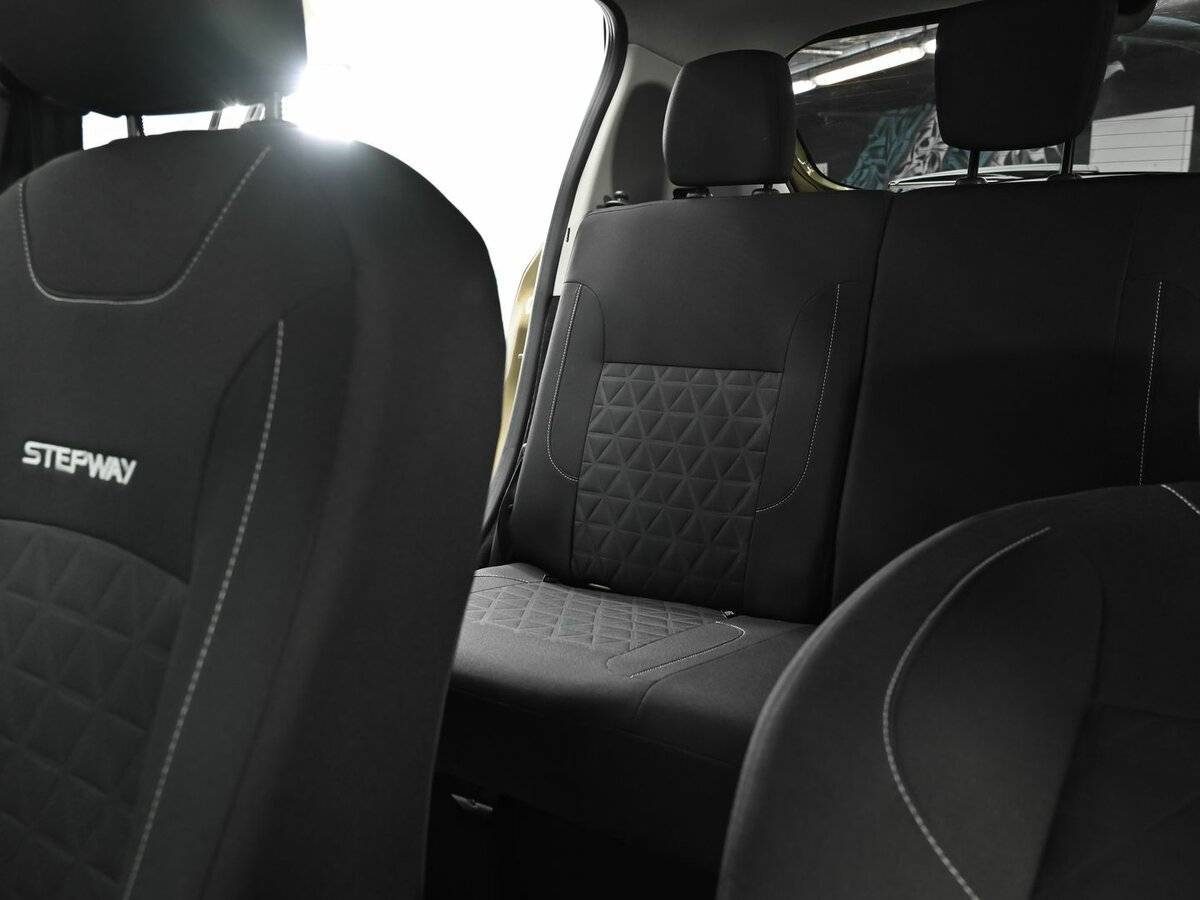 Купить Renault Sandero с пробегом. Фото: #11