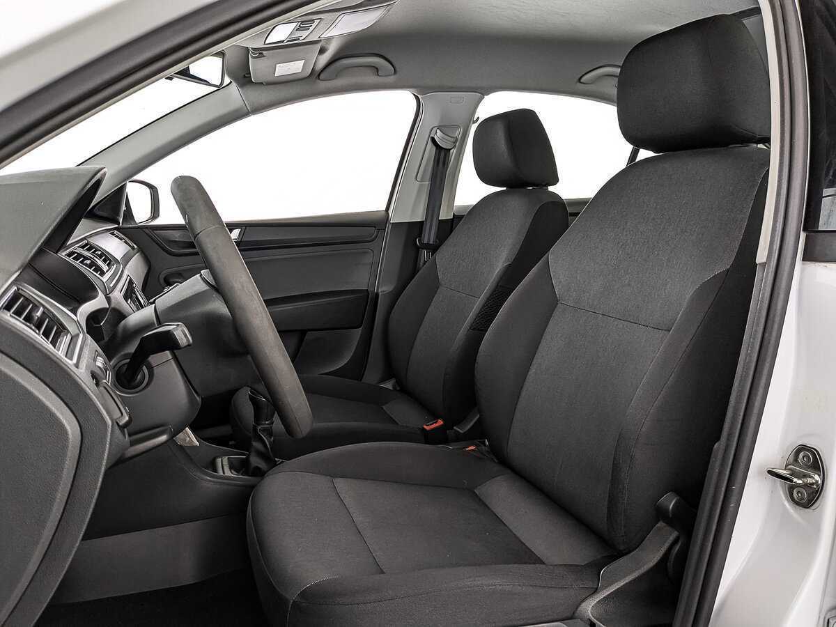 Купить Skoda Rapid с пробегом. Фото: #18