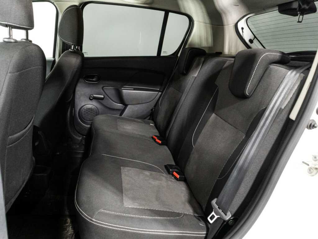 Купить Renault Sandero с пробегом. Фото: #9