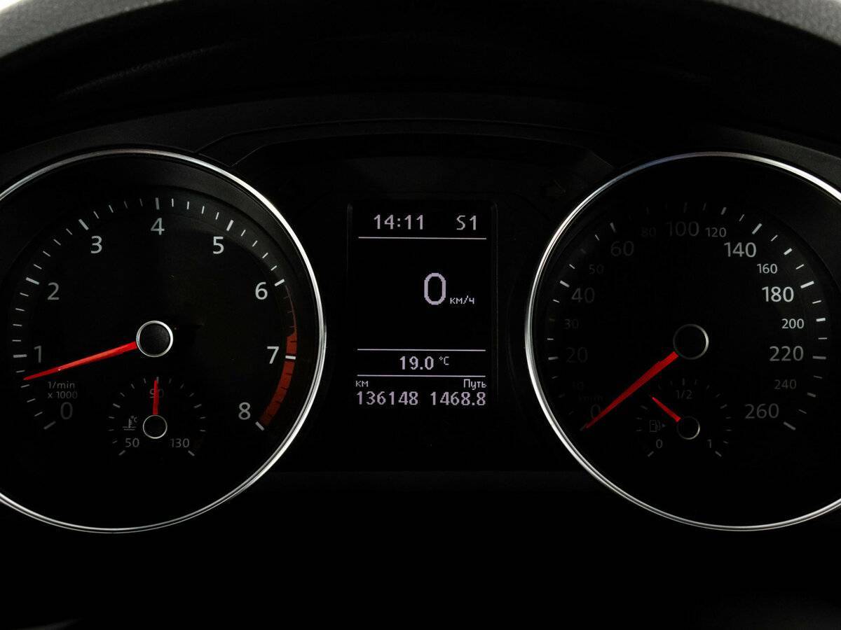 Купить Volkswagen Jetta с пробегом. Фото: #17